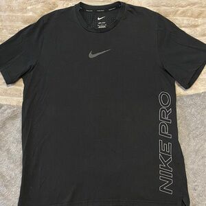 Nike Men's Black Short Sleeve Tee